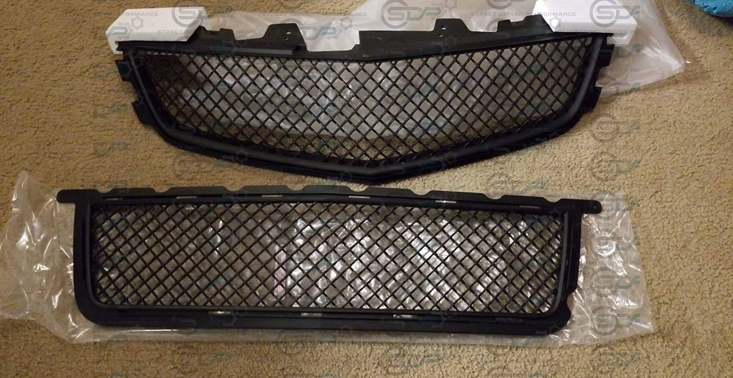 2009-2015 CTS-V V2 -  Black front grilles set (blank no emblem)
